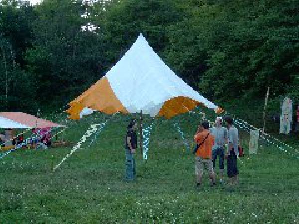  Bildname: 171.jpg 
 Breite: 240 Pixel 
 H�he: 180 Pixel 
 Gr�sse: 20 kB 