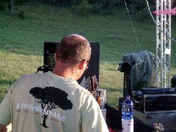  Bildname: 233.jpg 
 Breite: 240 Pixel 
 H�he: 180 Pixel 
 Gr�sse: 19 kB 