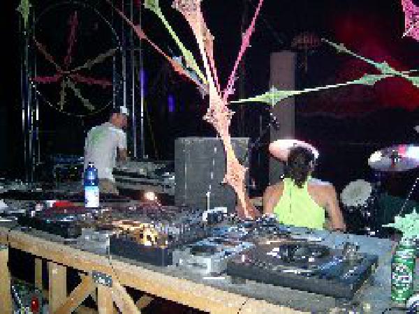  Bildname: 252.jpg 
 Breite: 240 Pixel 
 H�he: 180 Pixel 
 Gr�sse: 19 kB 