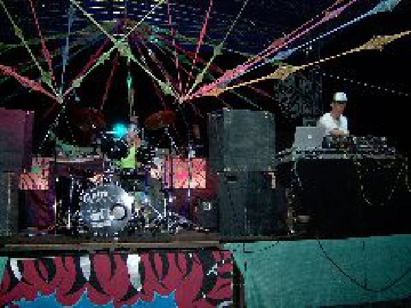  Bildname: 259.jpg 
 Breite: 240 Pixel 
 H�he: 180 Pixel 
 Gr�sse: 19 kB 