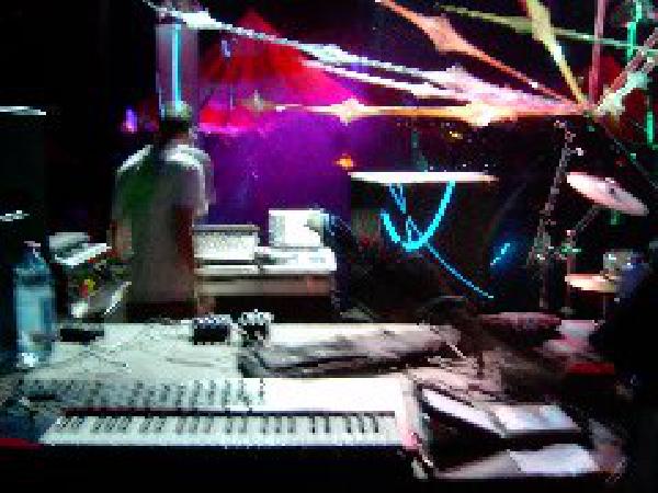  Bildname: 262.jpg 
 Breite: 240 Pixel 
 H�he: 180 Pixel 
 Gr�sse: 19 kB 