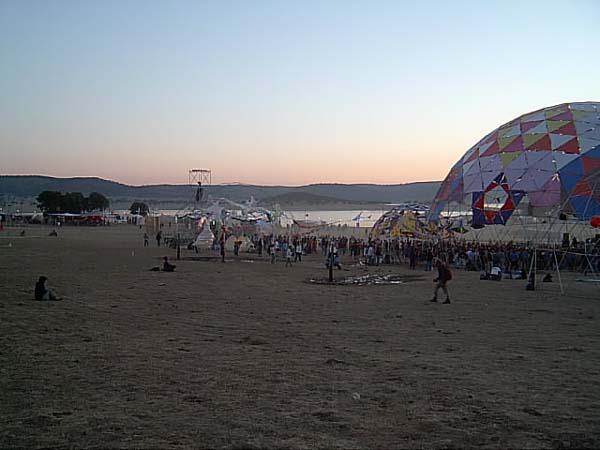  Bildname: 667.jpg 
 Breite: 600 Pixel 
 H�he: 450 Pixel 
 Gr�sse: 39 kB 