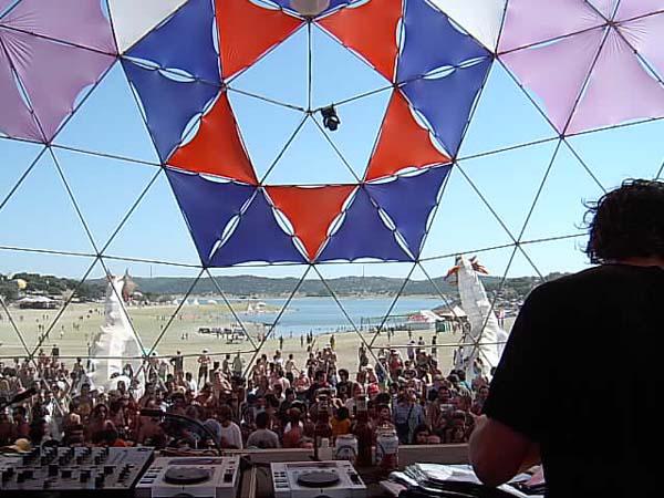  Bildname: 690.jpg 
 Breite: 600 Pixel 
 H�he: 450 Pixel 
 Gr�sse: 66 kB 