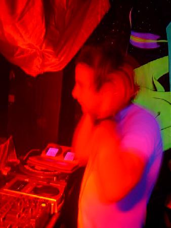  Bildname: IM000850.JPG 
 Breite: 480 Pixel 
 H�he: 640 Pixel 
 Gr�sse: 87 kB 