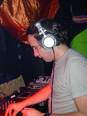  Bildname: IM000860.JPG 
 Breite: 480 Pixel 
 H�he: 640 Pixel 
 Gr�sse: 109 kB 