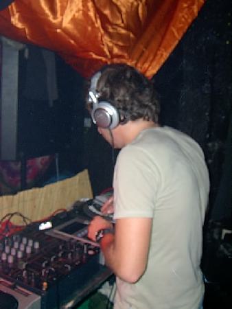  Bildname: IM000870.JPG 
 Breite: 480 Pixel 
 H�he: 640 Pixel 
 Gr�sse: 87 kB 