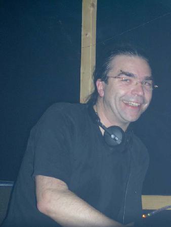  Bildname: IM002145.jpg 
 Breite: 600 Pixel 
 H�he: 800 Pixel 
 Gr�sse: 31 kB 