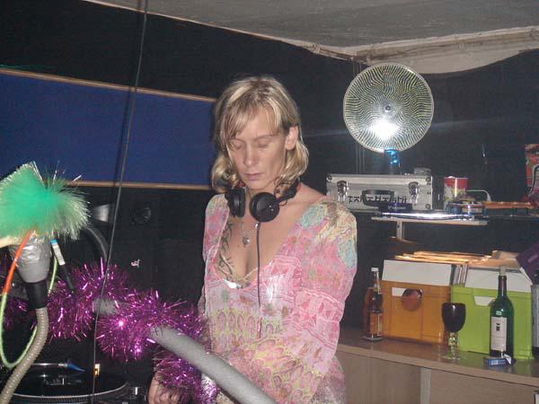  Bildname: DSC01110.jpg 
 Breite: 600 Pixel 
 H�he: 450 Pixel 
 Gr�sse: 64 kB 