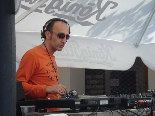  Bildname: DSC01143.jpg 
 Breite: 600 Pixel 
 H�he: 450 Pixel 
 Gr�sse: 45 kB 