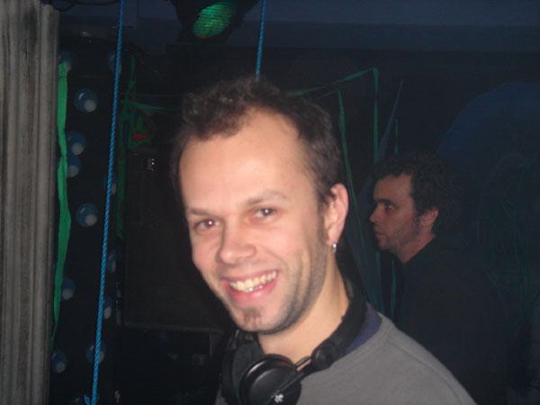  Bildname: 2110.jpg 
 Breite: 600 Pixel 
 H�he: 450 Pixel 
 Gr�sse: 47 kB 