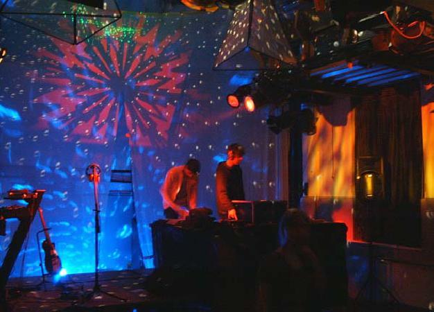  Bildname: 01010019.jpg 
 Breite: 600 Pixel 
 H�he: 431 Pixel 
 Gr�sse: 52 kB 