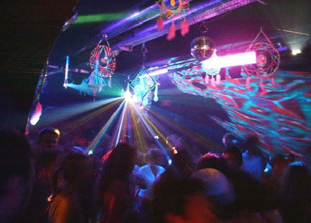  Bildname: 01010035.jpg 
 Breite: 600 Pixel 
 H�he: 431 Pixel 
 Gr�sse: 49 kB 