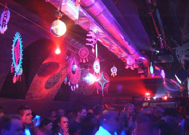  Bildname: 01010040.jpg 
 Breite: 600 Pixel 
 H�he: 431 Pixel 
 Gr�sse: 54 kB 