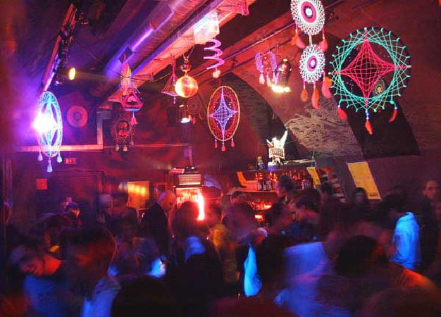  Bildname: 01010076.jpg 
 Breite: 600 Pixel 
 H�he: 431 Pixel 
 Gr�sse: 53 kB 