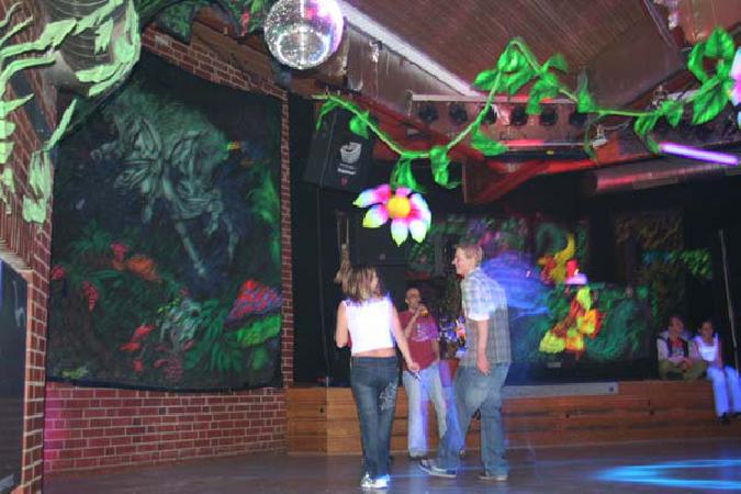  Bildname: AMAZONE_0046.jpg 
 Breite: 600 Pixel 
 H�he: 400 Pixel 
 Gr�sse: 64 kB 