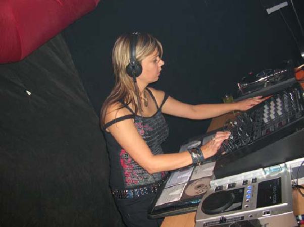  Bildname: DSCN4253.jpg 
 Breite: 535 Pixel 
 H�he: 400 Pixel 
 Gr�sse: 59 kB 