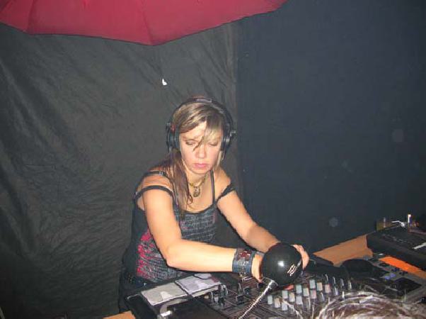  Bildname: DSCN4254.jpg 
 Breite: 535 Pixel 
 H�he: 400 Pixel 
 Gr�sse: 54 kB 