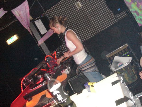  Bildname: DSC03492.jpg 
 Breite: 600 Pixel 
 H�he: 450 Pixel 
 Gr�sse: 88 kB 