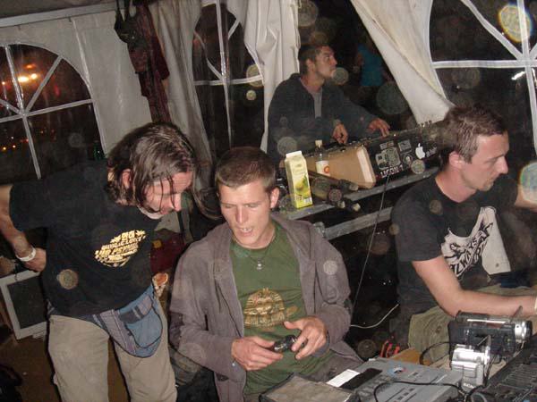  Bildname: DSC03573.jpg 
 Breite: 600 Pixel 
 H�he: 450 Pixel 
 Gr�sse: 68 kB 