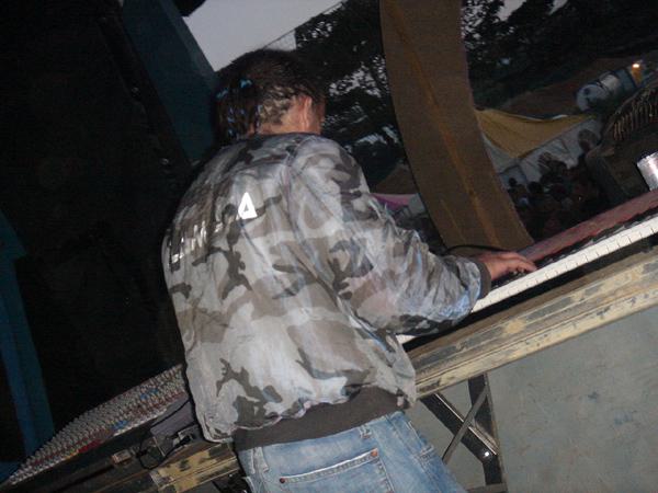  Bildname: DSC03585.jpg 
 Breite: 600 Pixel 
 H�he: 450 Pixel 
 Gr�sse: 206 kB 