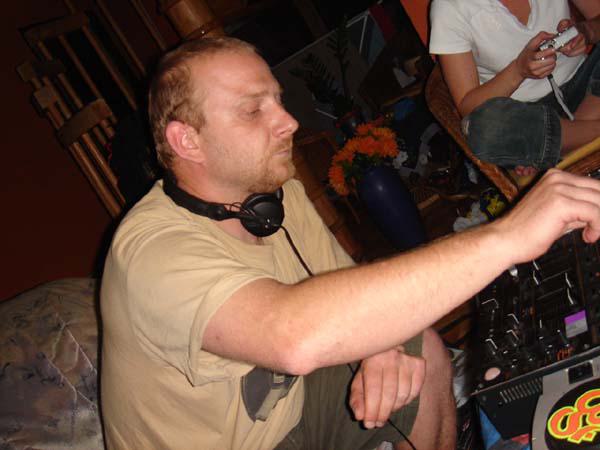  Bildname: DSC03625.jpg 
 Breite: 600 Pixel 
 H�he: 450 Pixel 
 Gr�sse: 54 kB 