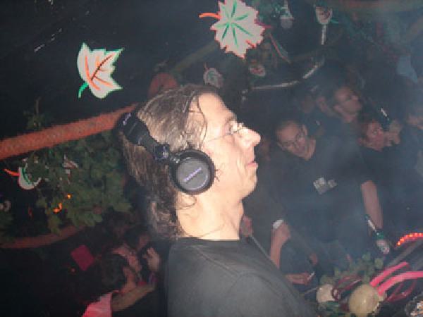  Bildname: DSC04316.jpg 
 Breite: 400 Pixel 
 H�he: 300 Pixel 
 Gr�sse: 43 kB 