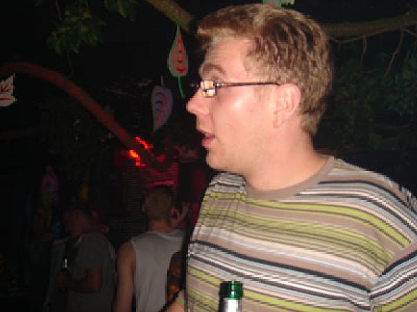  Bildname: DSC04340.jpg 
 Breite: 400 Pixel 
 H�he: 300 Pixel 
 Gr�sse: 44 kB 