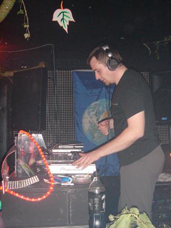  Bildname: DSC04342.jpg 
 Breite: 338 Pixel 
 H�he: 450 Pixel 
 Gr�sse: 46 kB 