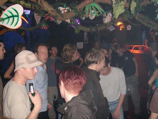  Bildname: DSC04364.jpg 
 Breite: 400 Pixel 
 H�he: 300 Pixel 
 Gr�sse: 49 kB 