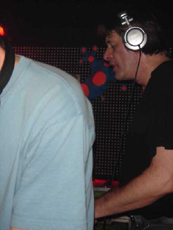  Bildname: jalanda33.jpg 
 Breite: 600 Pixel 
 H�he: 800 Pixel 
 Gr�sse: 35 kB 