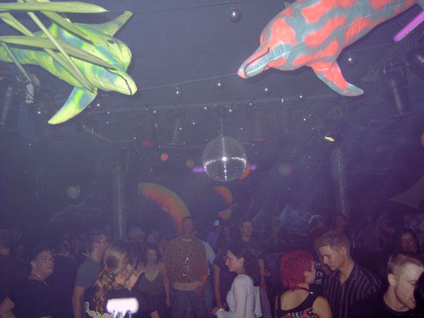  Bildname: 022-chillende-meute.jpg 
 Breite: 600 Pixel 
 H�he: 450 Pixel 
 Gr�sse: 43 kB 