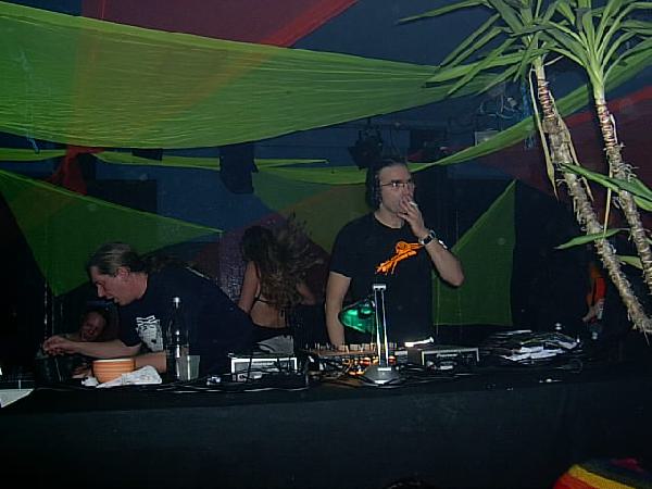  Bildname: IM000052.JPG 
 Breite: 640 Pixel 
 H�he: 480 Pixel 
 Gr�sse: 57 kB 