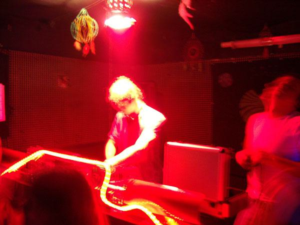  Bildname: IMG_2233.jpg 
 Breite: 600 Pixel 
 H�he: 450 Pixel 
 Gr�sse: 53 kB 