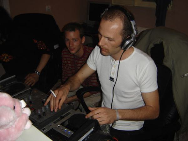  Bildname: DSC02295.jpg 
 Breite: 400 Pixel 
 H�he: 300 Pixel 
 Gr�sse: 46 kB 