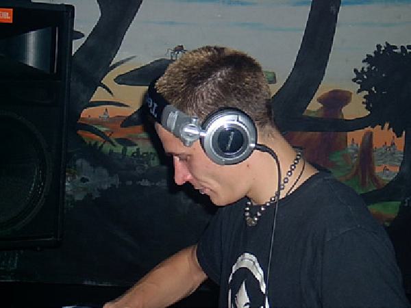  Bildname: IM000179.jpg 
 Breite: 400 Pixel 
 H�he: 300 Pixel 
 Gr�sse: 54 kB 