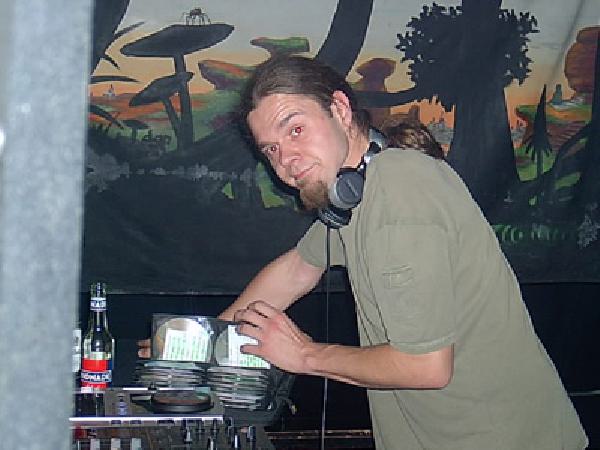  Bildname: IM000208.jpg 
 Breite: 400 Pixel 
 H�he: 300 Pixel 
 Gr�sse: 60 kB 