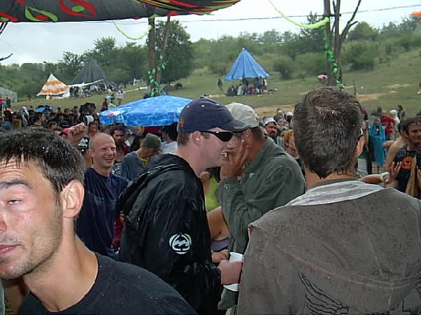  Bildname: IM001071.JPG 
 Breite: 640 Pixel 
 H�he: 480 Pixel 
 Gr�sse: 64 kB 