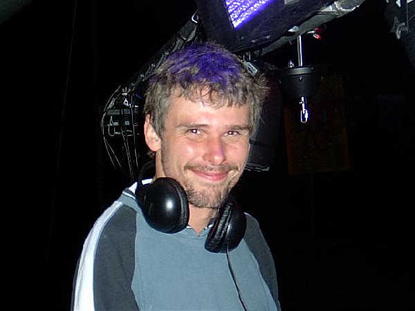  Bildname: IM001188.JPG 
 Breite: 640 Pixel 
 H�he: 480 Pixel 
 Gr�sse: 60 kB 